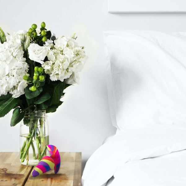 Avant Free Spirit Scarlet Vibrating Anal Plug Intimates Adult Boutique